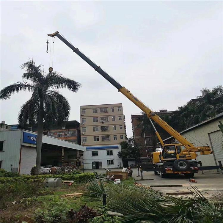 龙门12吨吊车出租一天的收费标准是什么