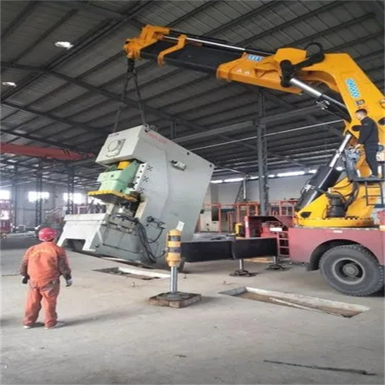 龙门80吨折臂吊车出租附近电话