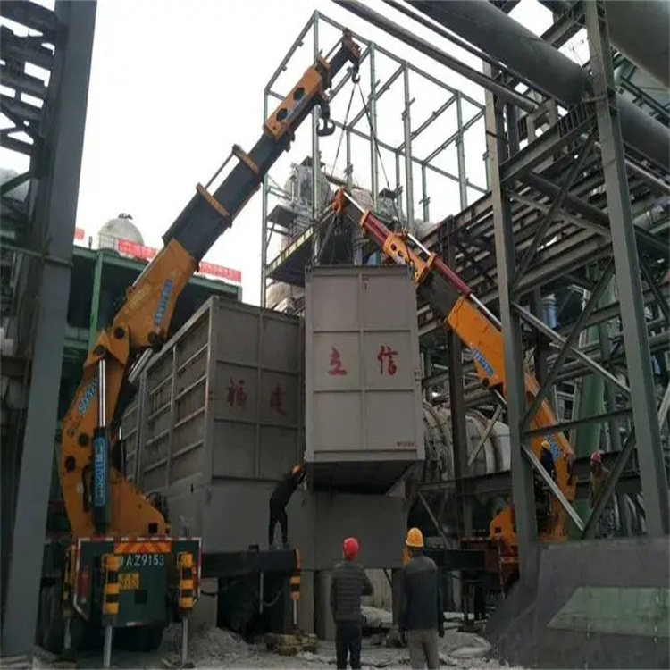 龙门折臂吊车租赁电话