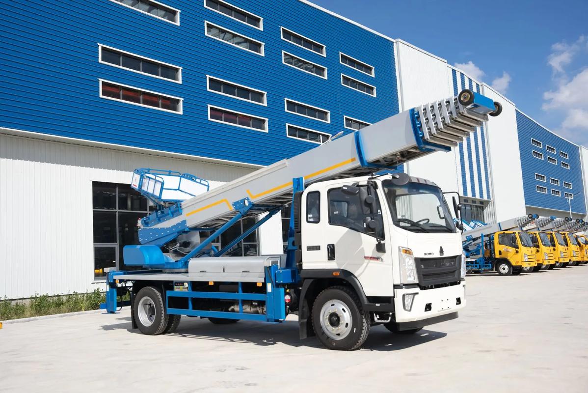 龙门出租云梯车高空作业车 建筑垃圾搬运