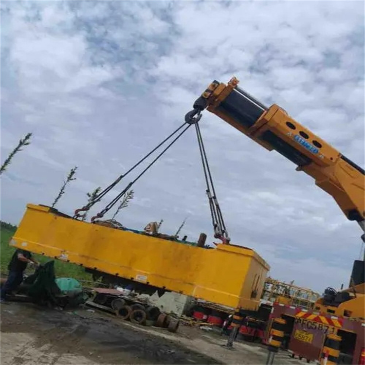 龙门随车吊吊集装箱怎么吊